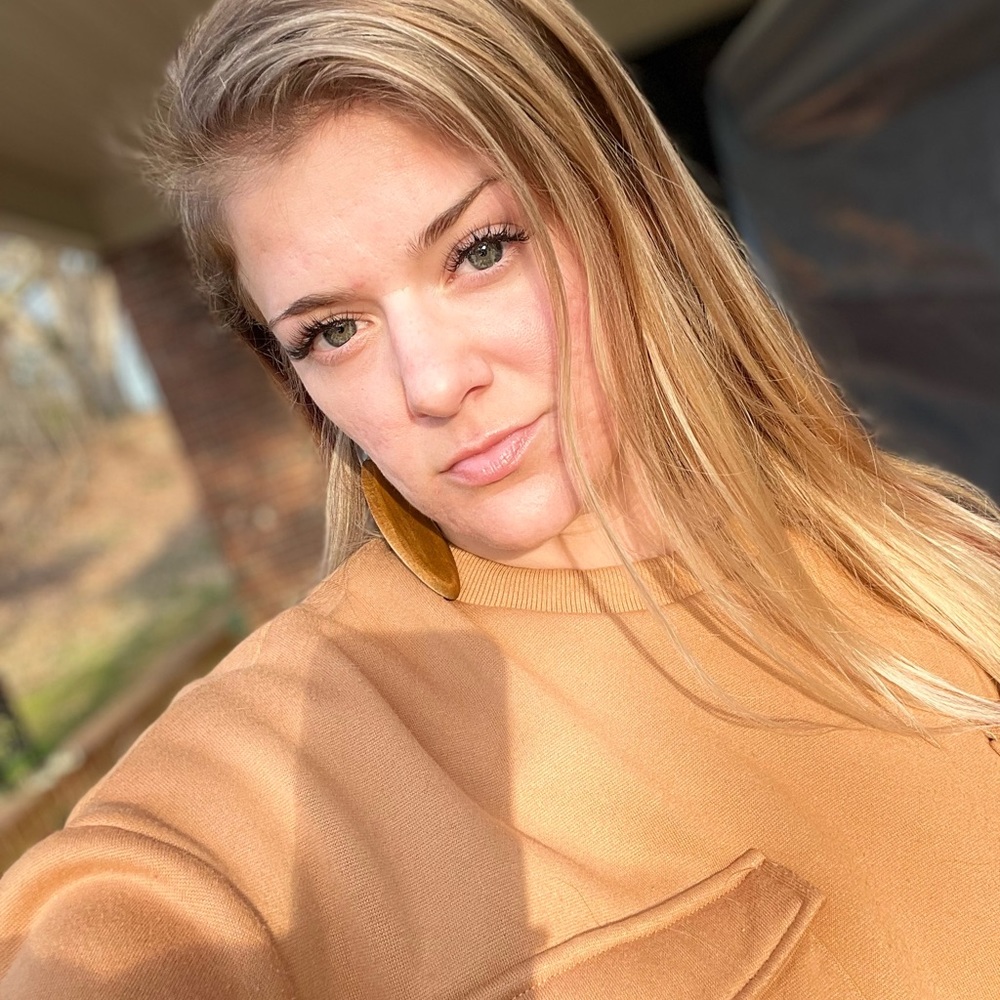 Meet your Posher, Hannah
